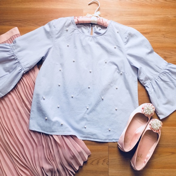 Tops - Beautiful light blue blouse with pearls